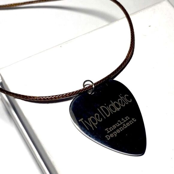 T1D Medical Alert, Guitar Pick Charm & Adjustable Rope, Unisex, NEW - Picture 10 of 11